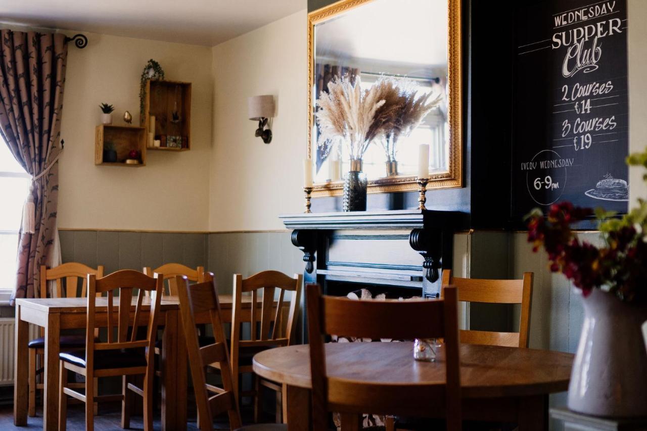 The Cricketers Arms Hotel Quendon Buitenkant foto
